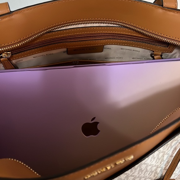 Michael Kors Whitney Tote Bag Large-Vanilla - Picture 6 of 11